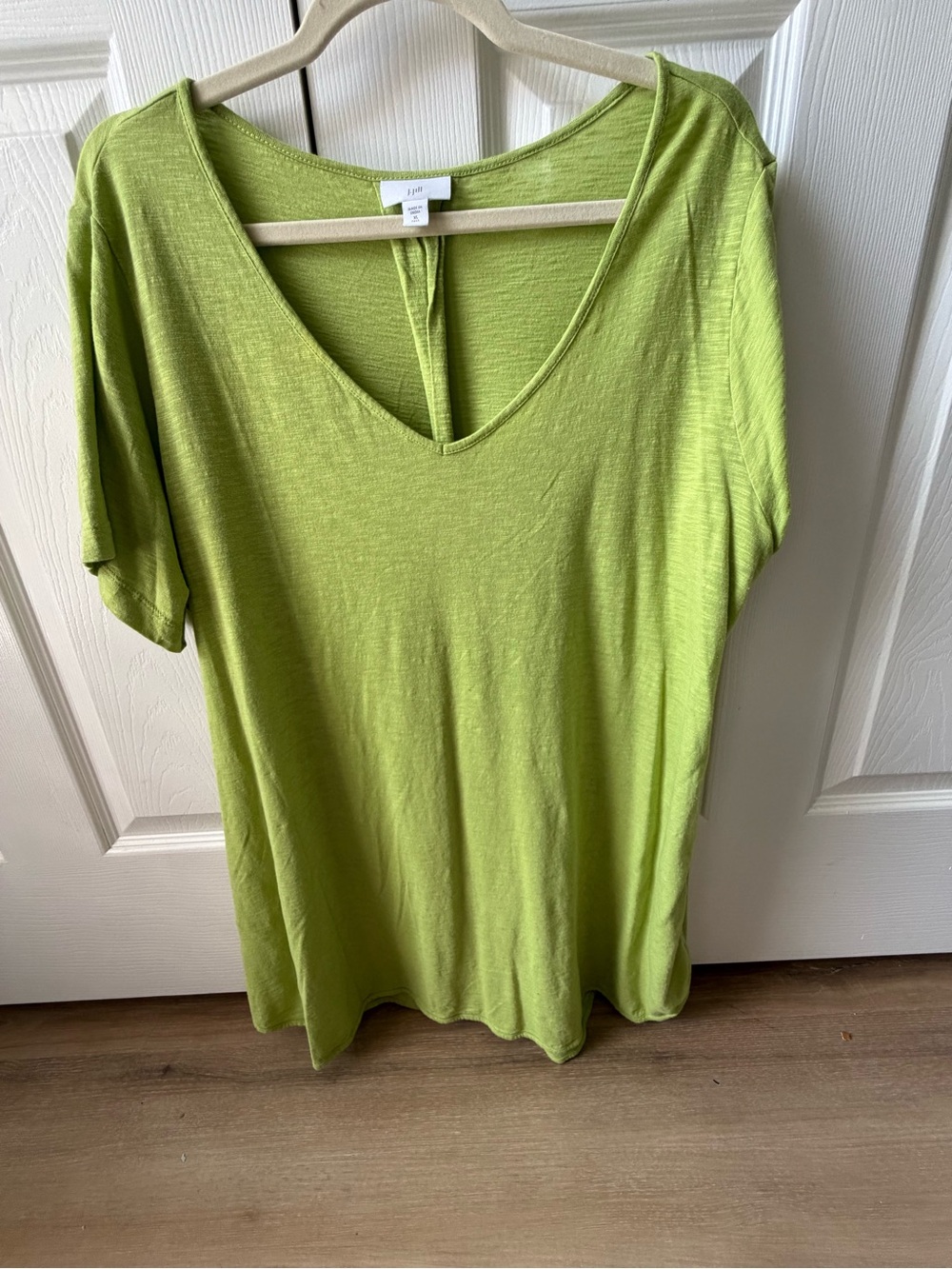 J. Jill green V-Neck Short Sleeve Tee